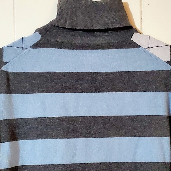 BURBERRY TURTLENECK SWEATER. WOMENS Sz:M MADE IN ITALY. LIKE NEW! DIAMOND/STRIPE - Picture 7 of 11